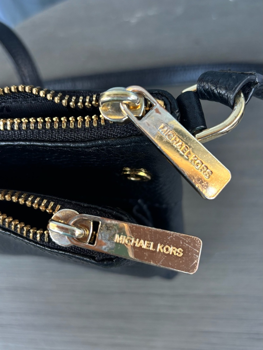 Michael Kors Black Pebbled Leather Crossbody with Gold MK Emblem - Picture 3 of 8
